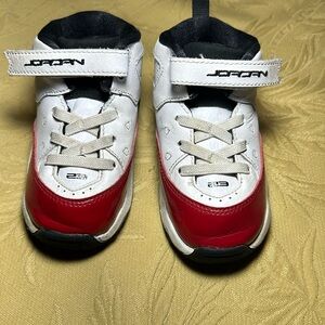 Toddler Nike Jordans
Size 7C
